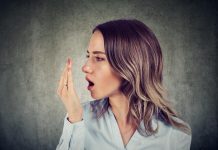 موثرترین درمان خانگی بوی بد دهان